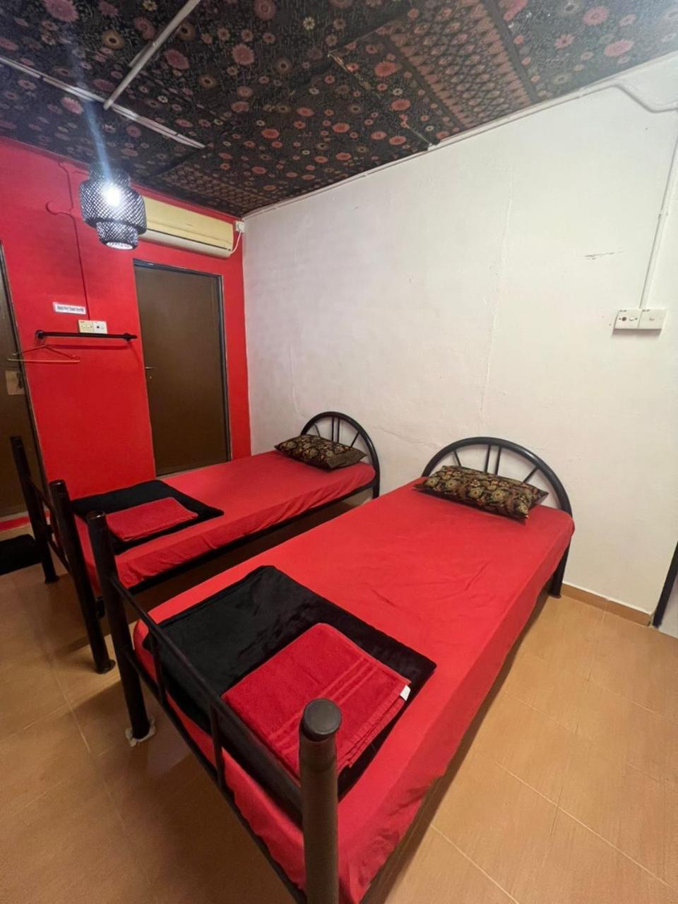 House Of Lion Hostel Pantai Cenang  Exteriör bild